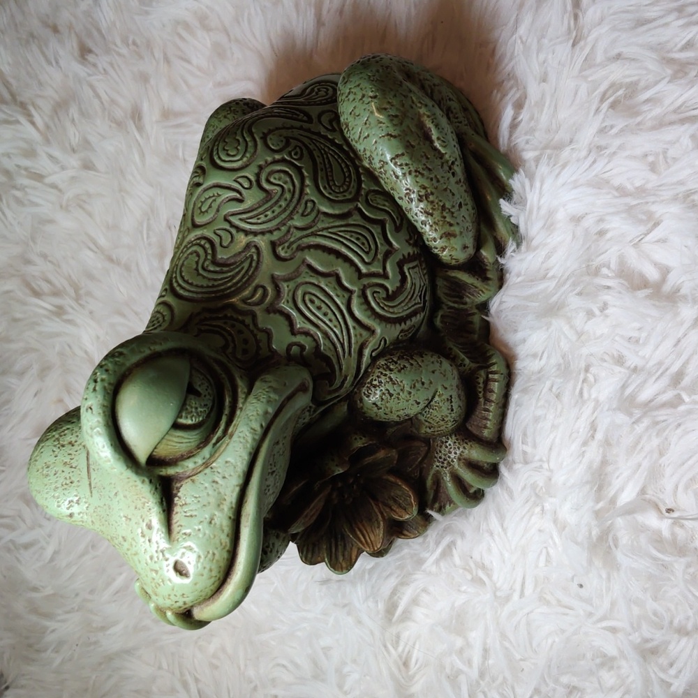 Vintage Universal Statuary Corp Coin Bank- Rare